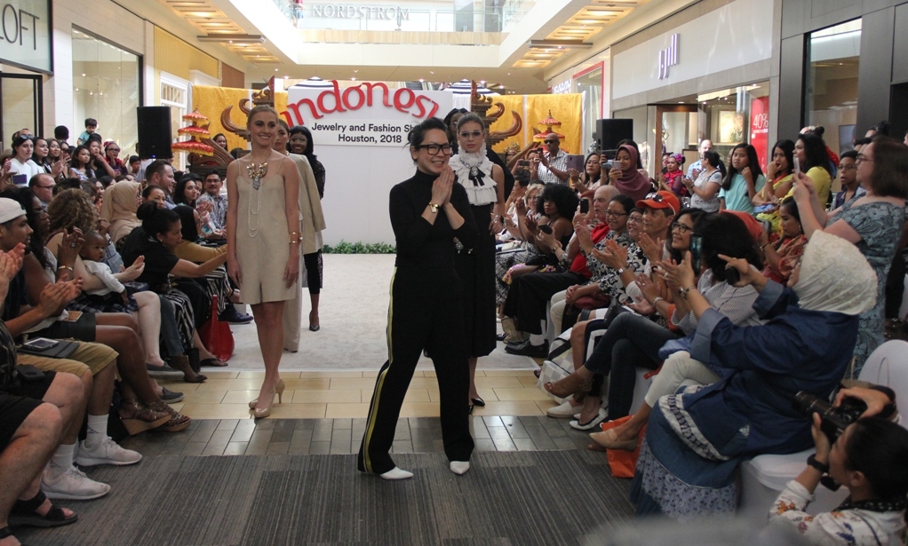 Desainer Indonesia Unjuk Karya di Fashion Show di Houston
